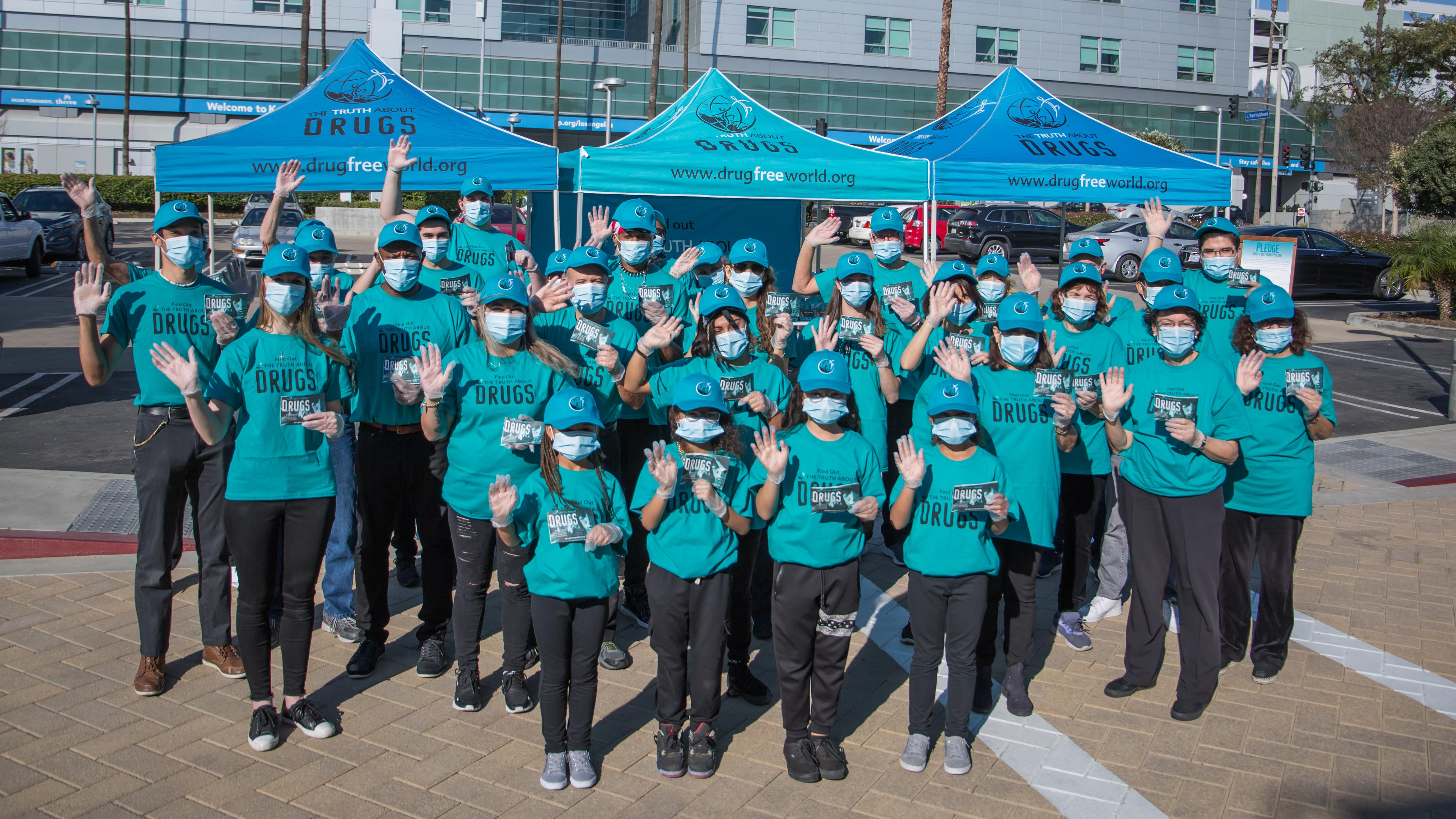 無毒世界志工利用反毒教育向外觸及。